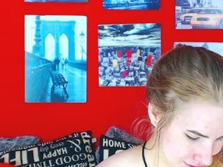 Live sex webcam photo for MollyKit #164667065