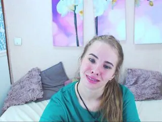 Live sex webcam photo for MollyKit #165803929