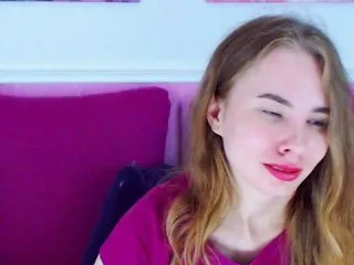 Live sex webcam photo for MollyKit #167927533