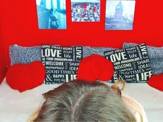 Live sex webcam photo for MollyKit #169900354