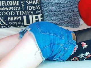 Live sex webcam photo for MollyKit #169920750