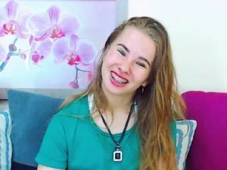 Live sex webcam photo for MollyKit #171975346