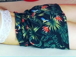 Live sex webcam photo for MollyKit #176481682