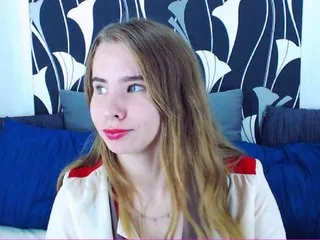 Live sex webcam photo for MollyKit #179236772
