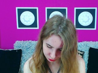 Live sex webcam photo for MollyKit #179462123