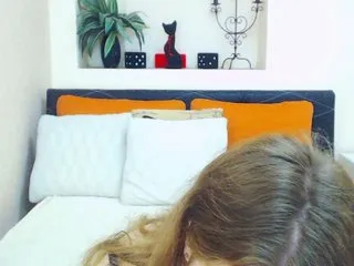 Live sex webcam photo for MollyKit #179638899