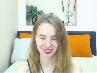 Live sex webcam photo for MollyKit #179683563