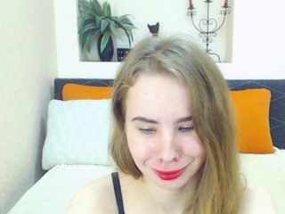 Live sex webcam photo for MollyKit #179699113
