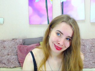 Live sex webcam photo for MollyKit #179981893