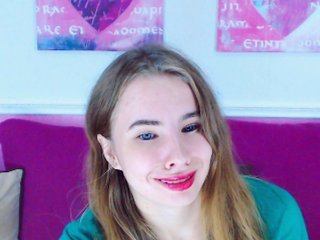Live sex webcam photo for MollyKit #180234210