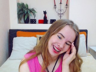 Live sex webcam photo for MollyKit #180375390