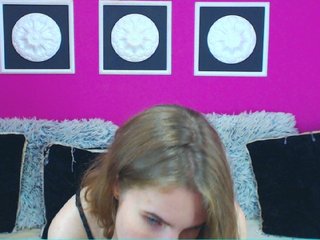 Live sex webcam photo for MollyKit #181064816
