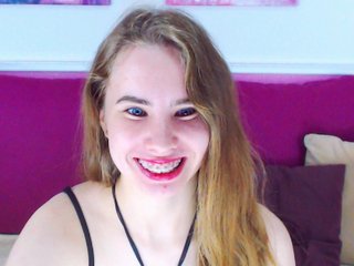 Live sex webcam photo for MollyKit #181749265