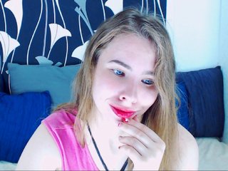 Live sex webcam photo for MollyKit #181958400