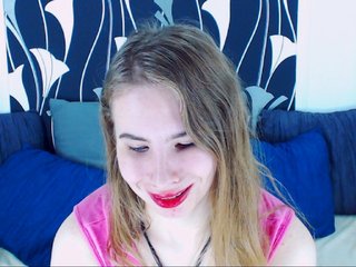 Live sex webcam photo for MollyKit #181979693