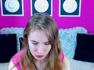 Live sex webcam photo for MollyKit #182055480
