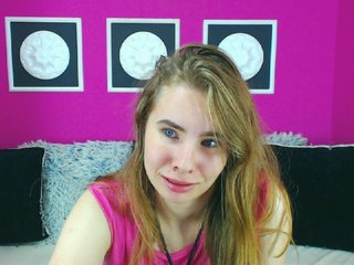 Live sex webcam photo for MollyKit #182804055