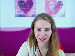 Live sex webcam photo for MollyKit #184548132