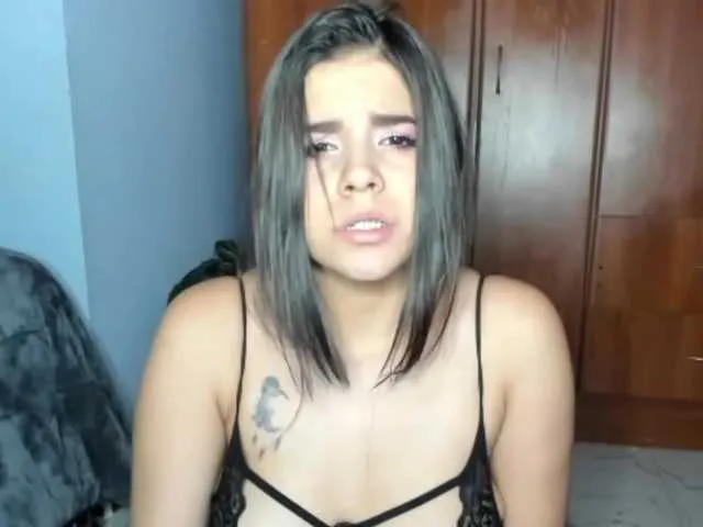 Live sex webcam photo for MollyRick #272874513