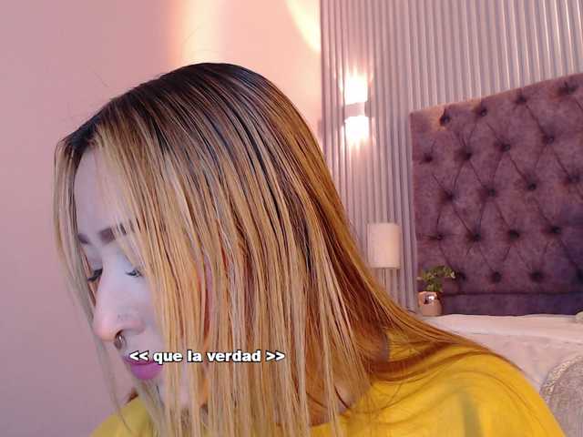 Live sex webcam photo for MollyyCruz #291062771