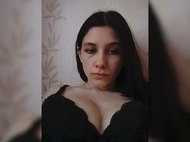 Live sex webcam photo for MolodaJa #276402373