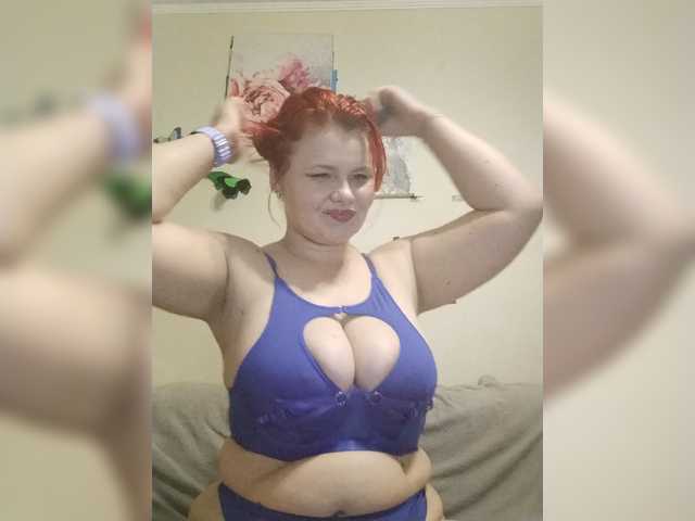 Live sex webcam photo for MolyLoves #278108362