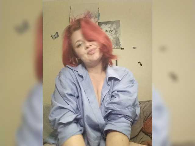 Live sex webcam photo for MolyLoves #278133951