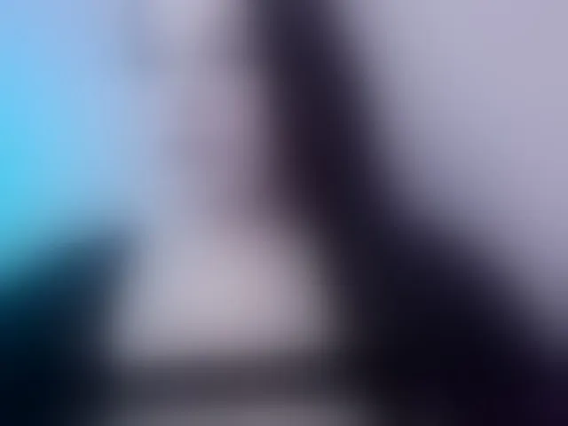 Live sex webcam photo for Molyboo #293321550