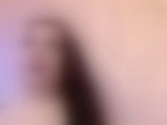 Live sex webcam photo for Molyboo #293913968
