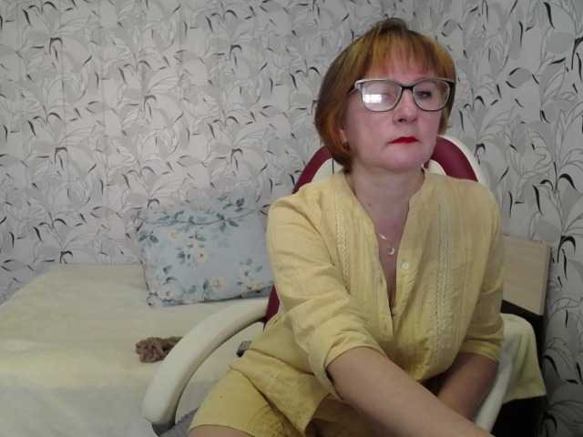 Live sex webcam photo for MomKsenia #272030676