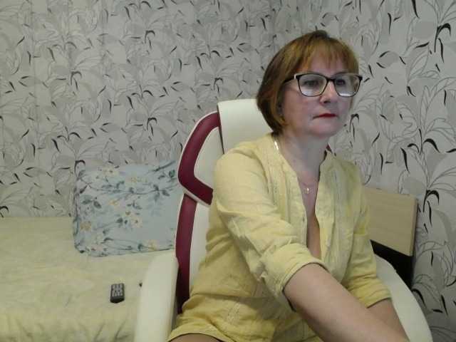 Live sex webcam photo for MomKsenia #272039968