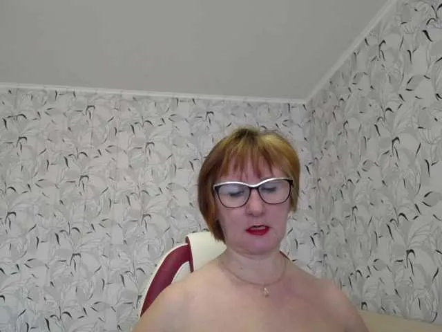 Live sex webcam photo for MomKsenia #272157010