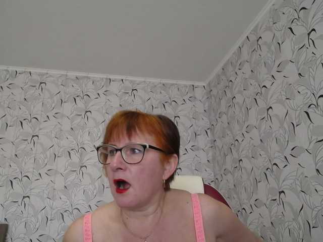 Live sex webcam photo for MomKsenia #272927310