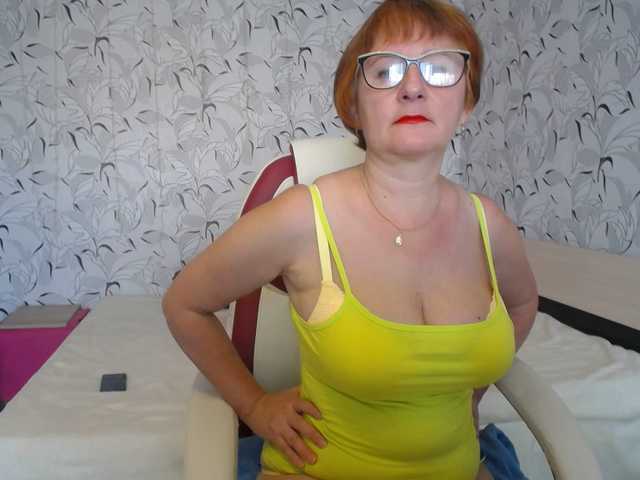 Live sex webcam photo for MomKsenia #274245803