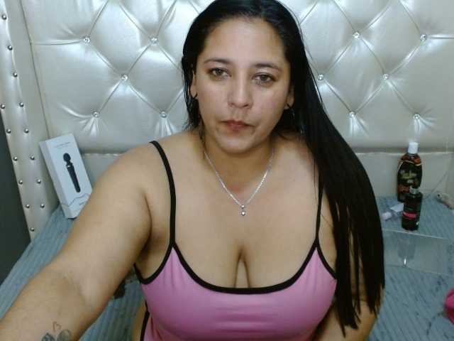 Live sex webcam photo for MomSweetSofia1 #277544521