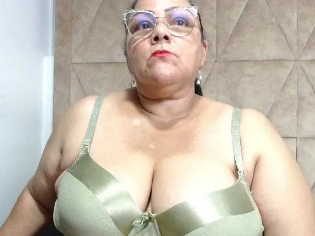 Live sex webcam photo for Mommy-hot #277534485