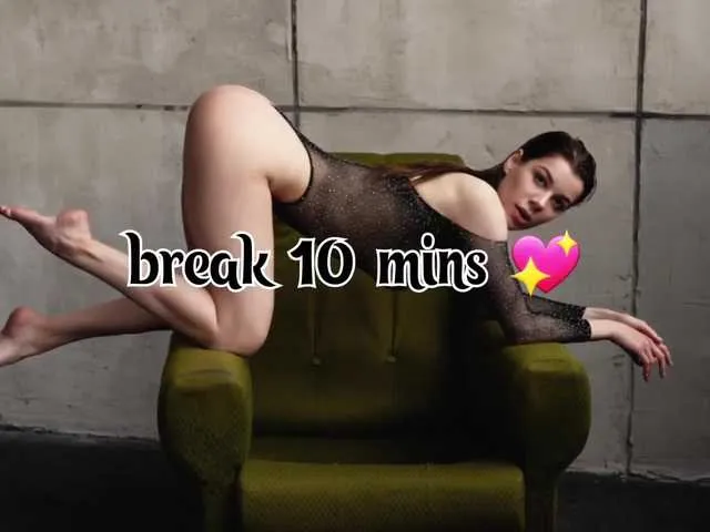 Live sex webcam photo for MomsaysitsOk #272308413