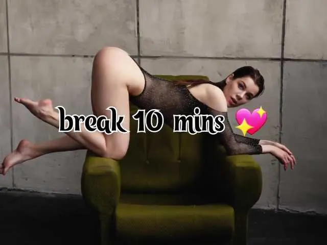 Live sex webcam photo for MomsaysitsOk #273315989