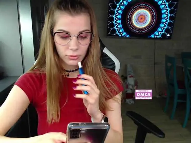 Live sex webcam photo for MomsaysitsOk #273516395