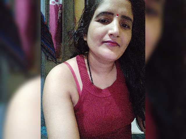 Live sex webcam photo for Mona5050 #273500506