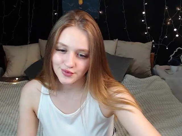 Live sex webcam photo for MonaBraun #273481608