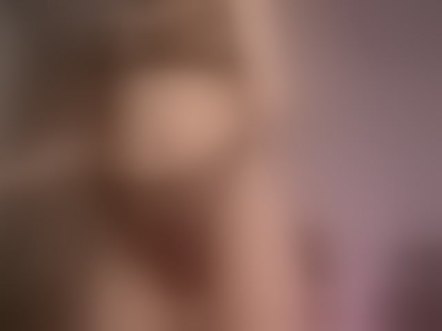 Live sex webcam photo for MonaLisss #293974387