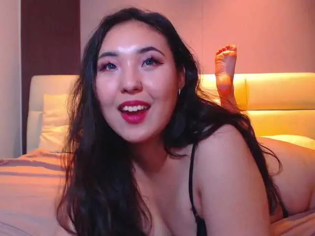 Live sex webcam photo for MonaMinSu #273866872