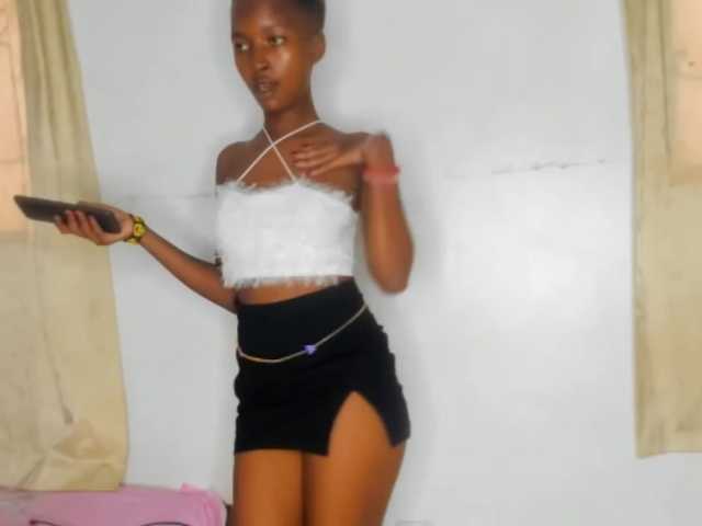 Live sex webcam photo for Monalisalisa #291719206