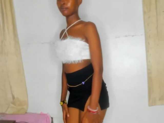 Live sex webcam photo for Monalisalisa #291738071