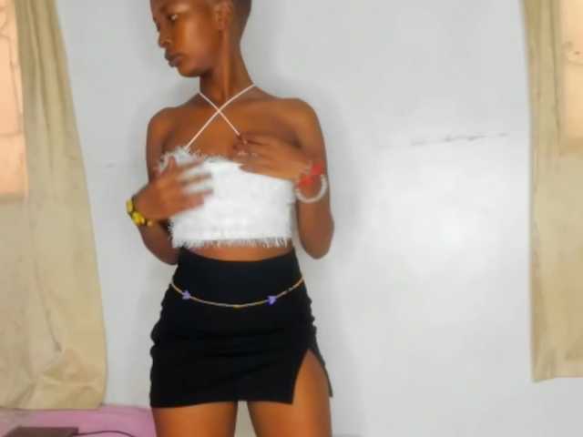 Live sex webcam photo for Monalisalisa #291778818