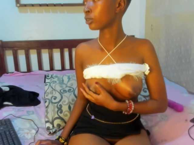 Live sex webcam photo for Monalisalisa #291830719