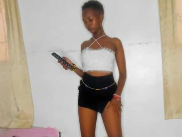 Live sex webcam photo for Monalisalisa #291848489