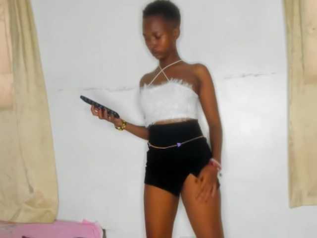 Live sex webcam photo for Monalisalisa #291859100