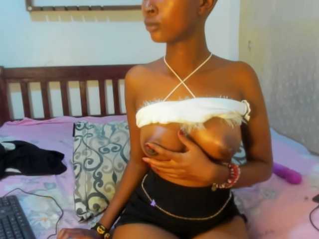 Live sex webcam photo for Monalisalisa #291861263